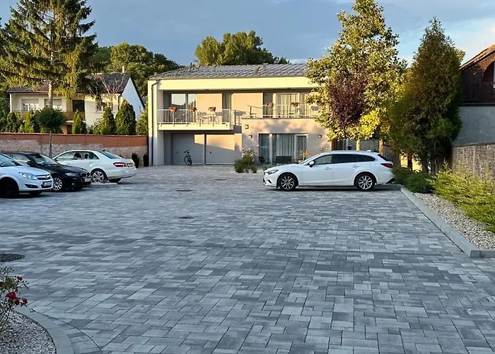 Linden 105 - Adults Only Apartament